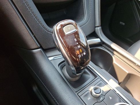 Certified 2024 Cadillac XT6 Premium Luxury AWD/4WD image 19