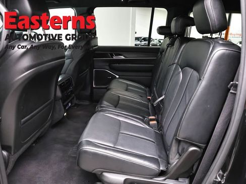 Used 2024 Jeep Wagoneer L Series II w/ Flexible Seating Group AWD/4WD image 23