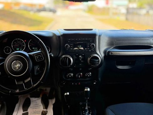 Used 2018 Jeep Wrangler Unlimited Sport S AWD/4WD image 16