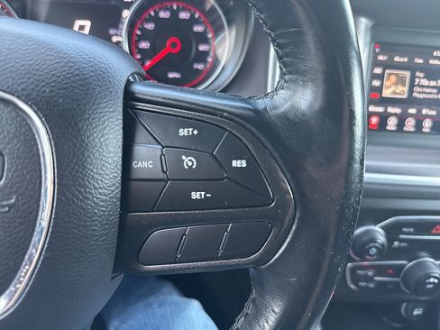 Used 2020 Dodge Charger SXT RWD image 37