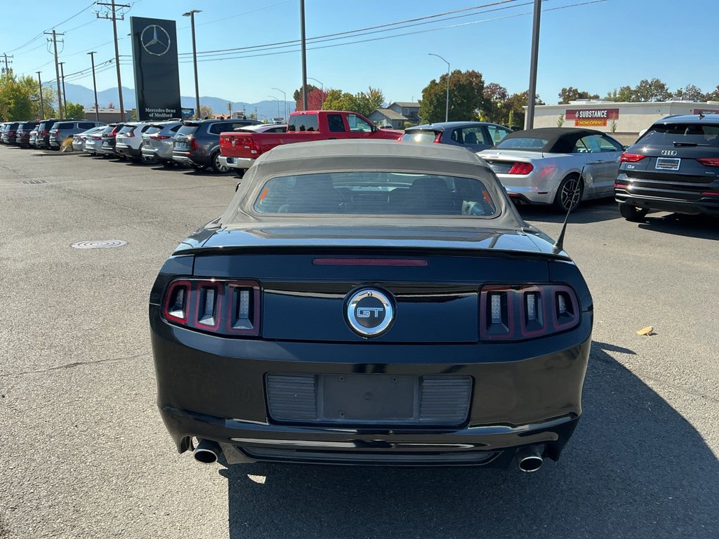 Used 2013 Ford Mustang GT RWD image 9
