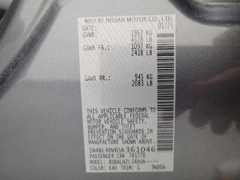 Used 2025 Nissan Altima 2.5 SV FWD image 33