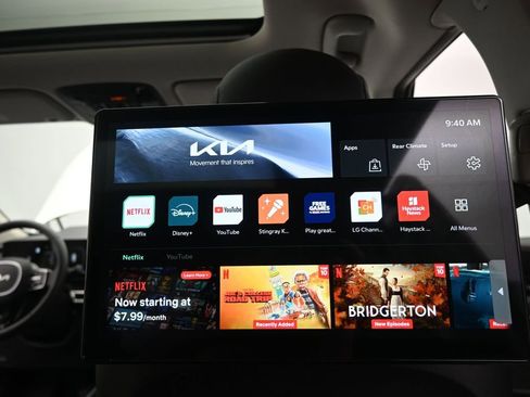 Certified 2025 Kia Carnival SX Prestige FWD image 40