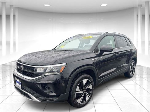 Certified 2024 Volkswagen Taos SE AWD/4WD image 10