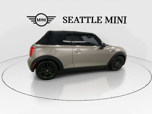Used 2018 MINI Cooper Convertible image 12