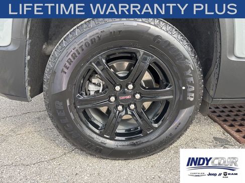 Used 2023 GMC Acadia AT4 w/ Technology Package AWD/4WD image 12