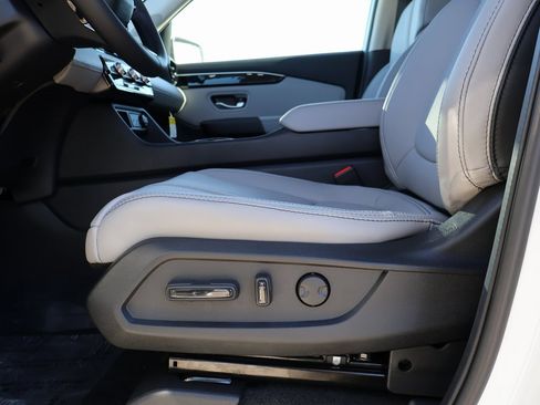 New 2025 Honda Pilot Touring image 33