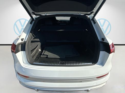 Used 2023 Audi e-tron S Premium Plus image 27