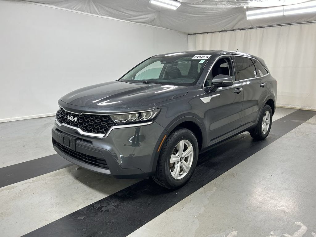 Certified 2023 Kia Sorento LX AWD/4WD image 5