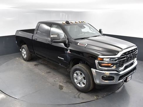New 2025 RAM 2500 Big Horn AWD/4WD image 33