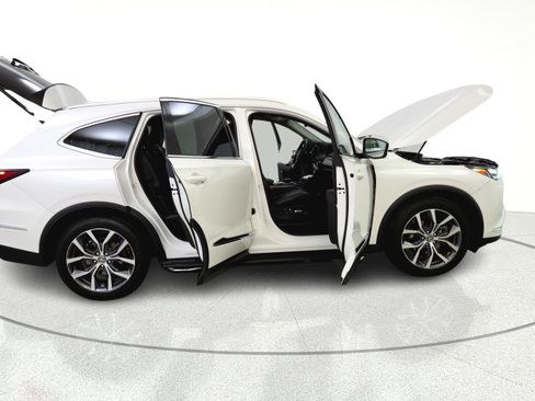 Used 2023 Acura MDX SH-AWD w/ Technology Package image 15