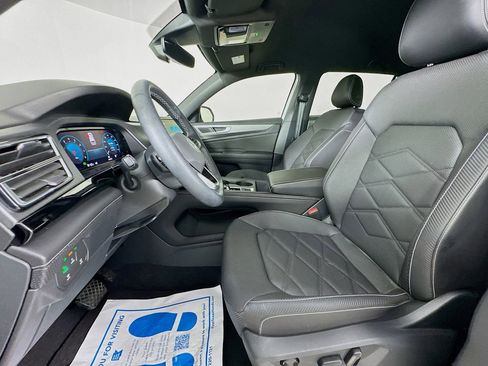 Used 2024 Volkswagen Atlas Cross Sport SE image 26