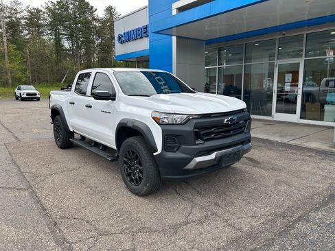 Used 2024 Chevrolet Colorado Trail Boss w/ Safety Package AWD/4WD image 3