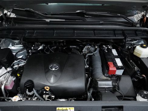 Certified 2020 Toyota Highlander XLE image 12