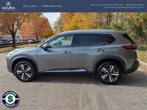 Used 2023 Nissan Rogue SL image 2