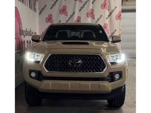 Used 2019 Toyota Tacoma TRD Sport RWD image 5