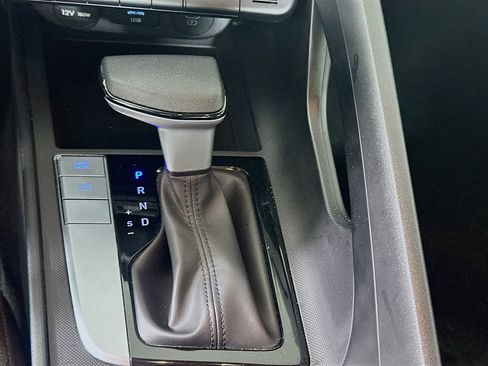 Used 2024 Hyundai Elantra SEL image 25