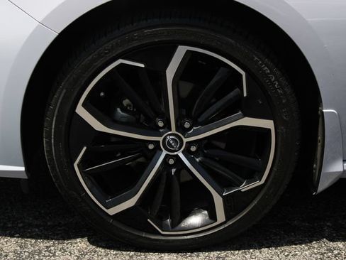 Certified 2023 Nissan Altima 2.5 SR w/ SR Premium Package FWD image 11