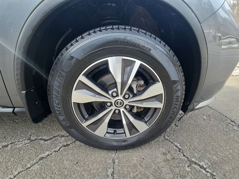 Used 2019 Nissan Murano SV w/ Premium Package image 16