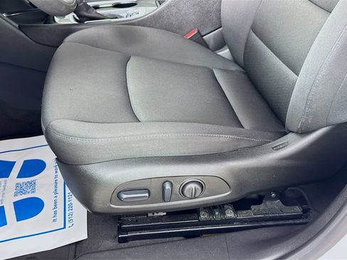 Used 2024 Chevrolet Malibu LT FWD image 22