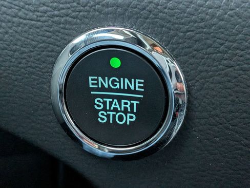 Certified 2024 Ford Edge SE w/ Black Appearance Package image 30