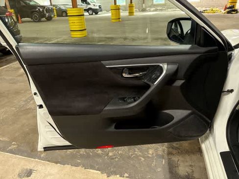 Used 2013 Nissan Altima 2.5 SV w/ 2.5SV Convenience Pkg FWD image 30