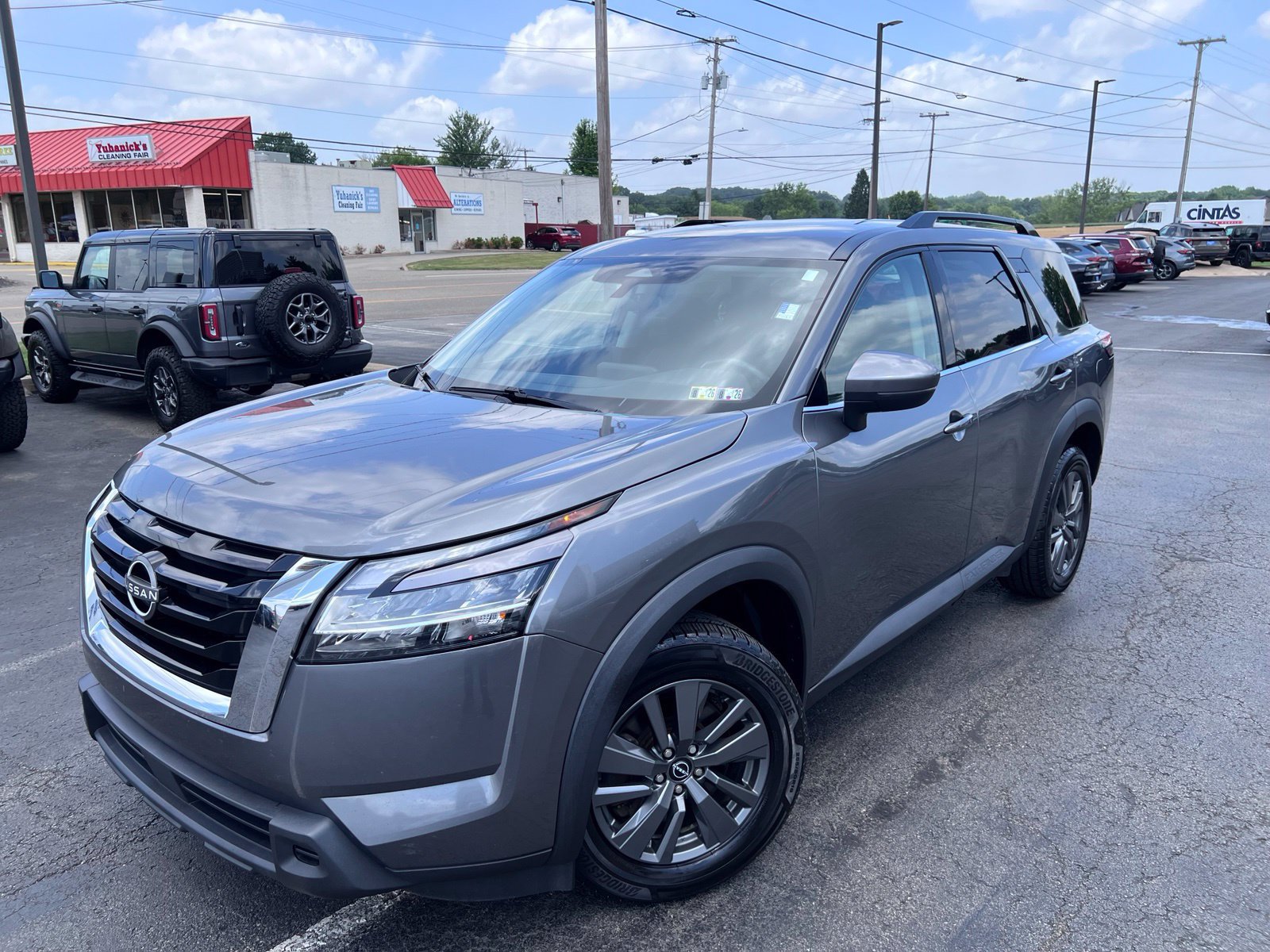 Used 2022 Nissan Pathfinder SV AWD/4WD image 17