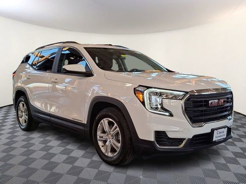 Used 2022 GMC Terrain SLE w/ Driver Convenience Package image 1