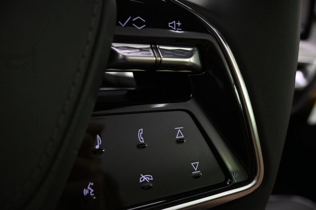New 2025 Cadillac Lyriq Sport w/ Nappa Leather Package AWD/4WD image 31