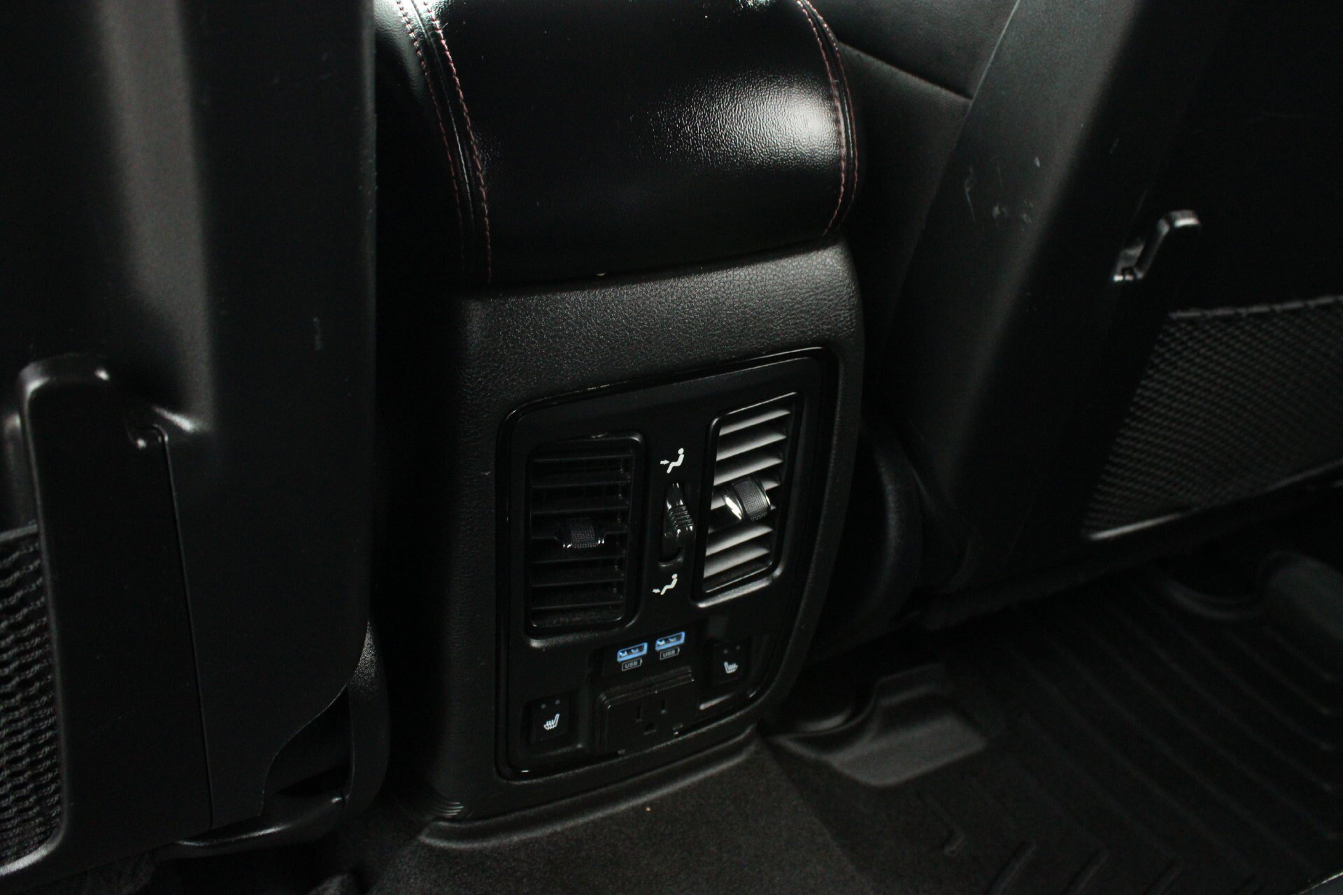 Used 2021 Dodge Durango R/T w/ Blacktop Package AWD/4WD image 21
