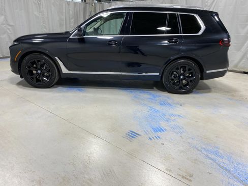 Used 2023 BMW X7 xDrive40i w/ Premium Package image 5
