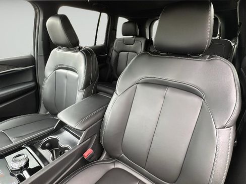 New 2025 Jeep Grand Cherokee Limited w/ Trailer Tow Package image 11