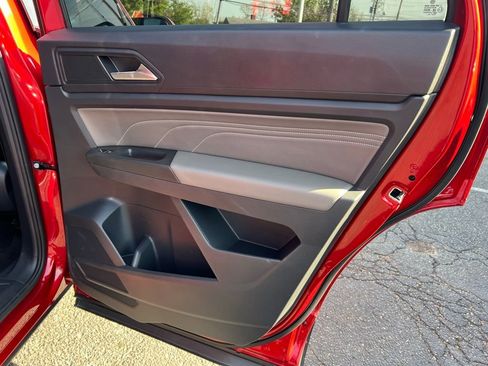 Used 2022 Volkswagen Atlas Cross Sport SE w/ Black Wheel Package image 28