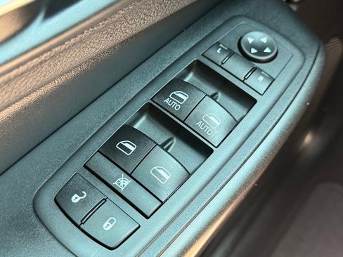 Used 2020 Jeep Cherokee Trailhawk w/ Cold Weather Group AWD/4WD image 27