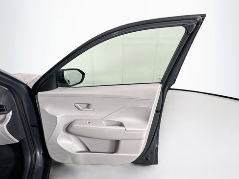 Used 2025 Hyundai Kona SEL image 29