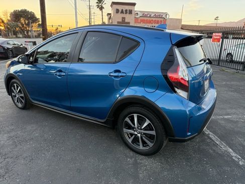 Used 2018 Toyota Prius C One image 11