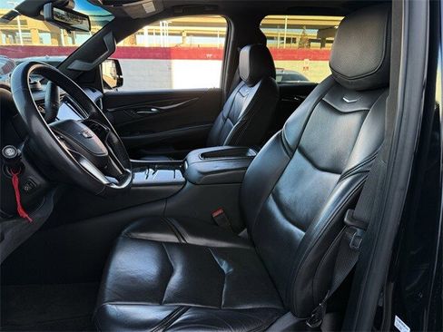 Used 2020 Cadillac Escalade Platinum image 27