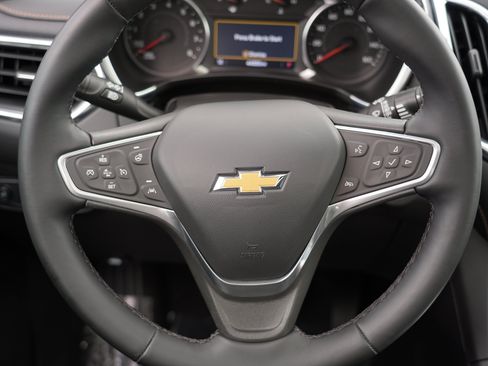 Used 2023 Chevrolet Equinox Premier AWD/4WD image 24