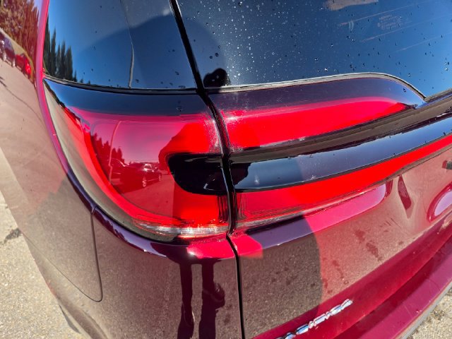 Used 2023 Chrysler Pacifica Pinnacle FWD image 15