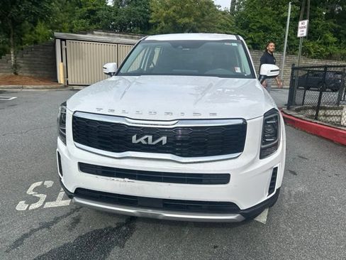 Used 2022 Kia Telluride LX AWD/4WD image 2