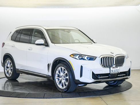 Certified 2024 BMW X5 xDrive40i w/ Parking Assistance Package AWD/4WD image 6