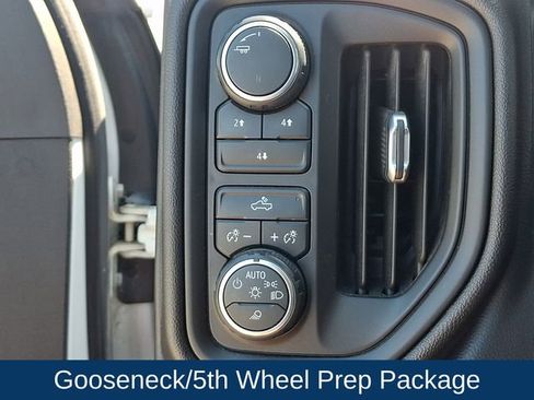 Used 2021 Chevrolet Silverado 2500 Custom w/ Custom Value Package AWD/4WD image 8