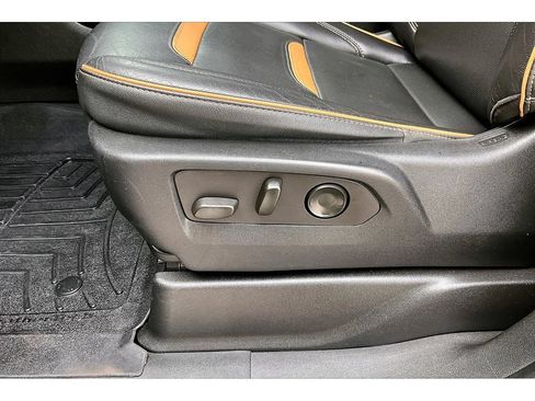 Used 2023 GMC Yukon XL AT4 w/ AT4 Premium Package AWD/4WD image 29