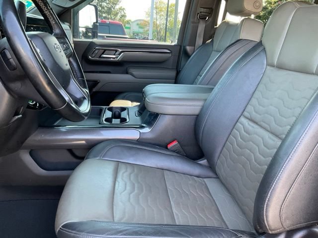 Used 2024 Chevrolet Silverado 2500 ZR2 w/ Technology Package AWD/4WD image 5