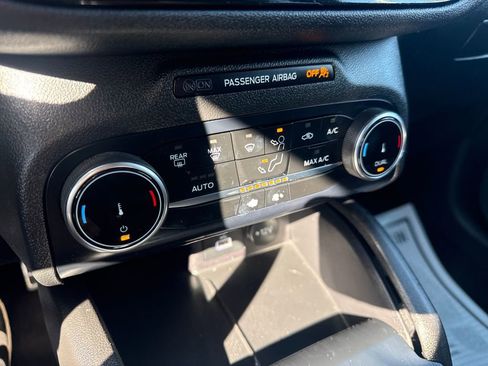 Used 2023 Ford Escape ST-Line image 31