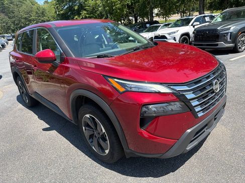Used 2025 Nissan Rogue SV AWD/4WD image 4