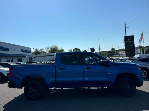 Certified 2023 Chevrolet Silverado 1500 Custom Trail Boss w/ LPO, Dark Essentials Package AWD/4WD image 3
