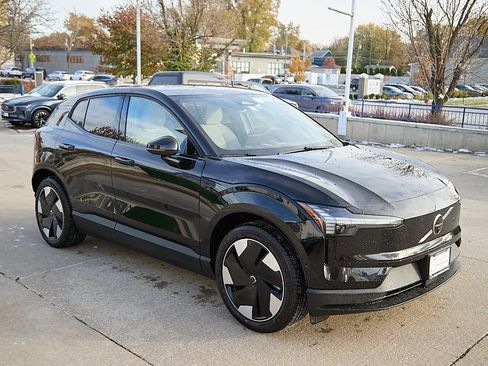 New 2025 Volvo EX30 Ultra w/ Protection Package Premier image 8