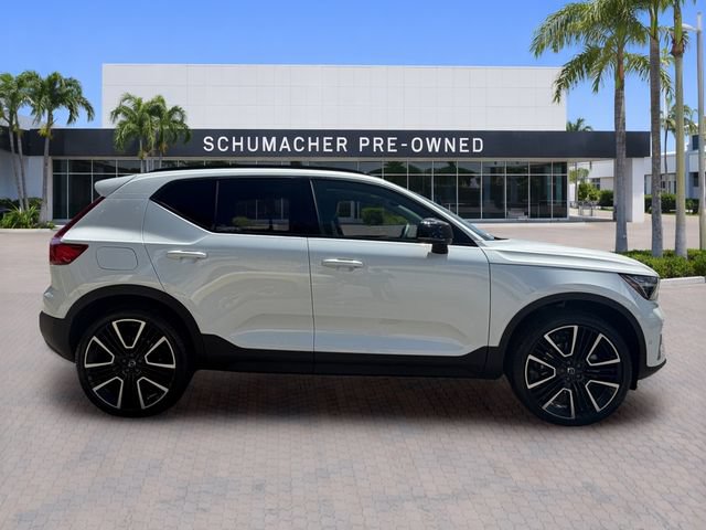 Certified 2024 Volvo XC40 B5 Ultimate w/ Protection Package Premier AWD/4WD image 8