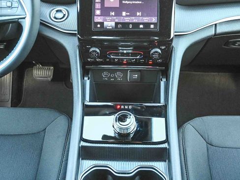 New 2025 Jeep Grand Cherokee Laredo image 25